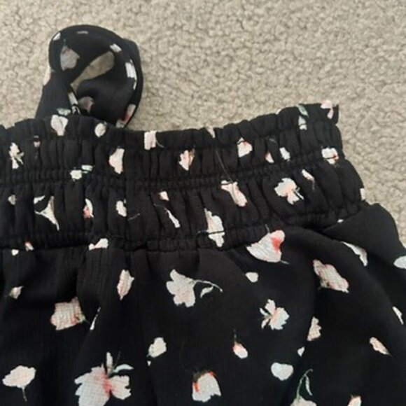 black floral top - Picture 5 of 8